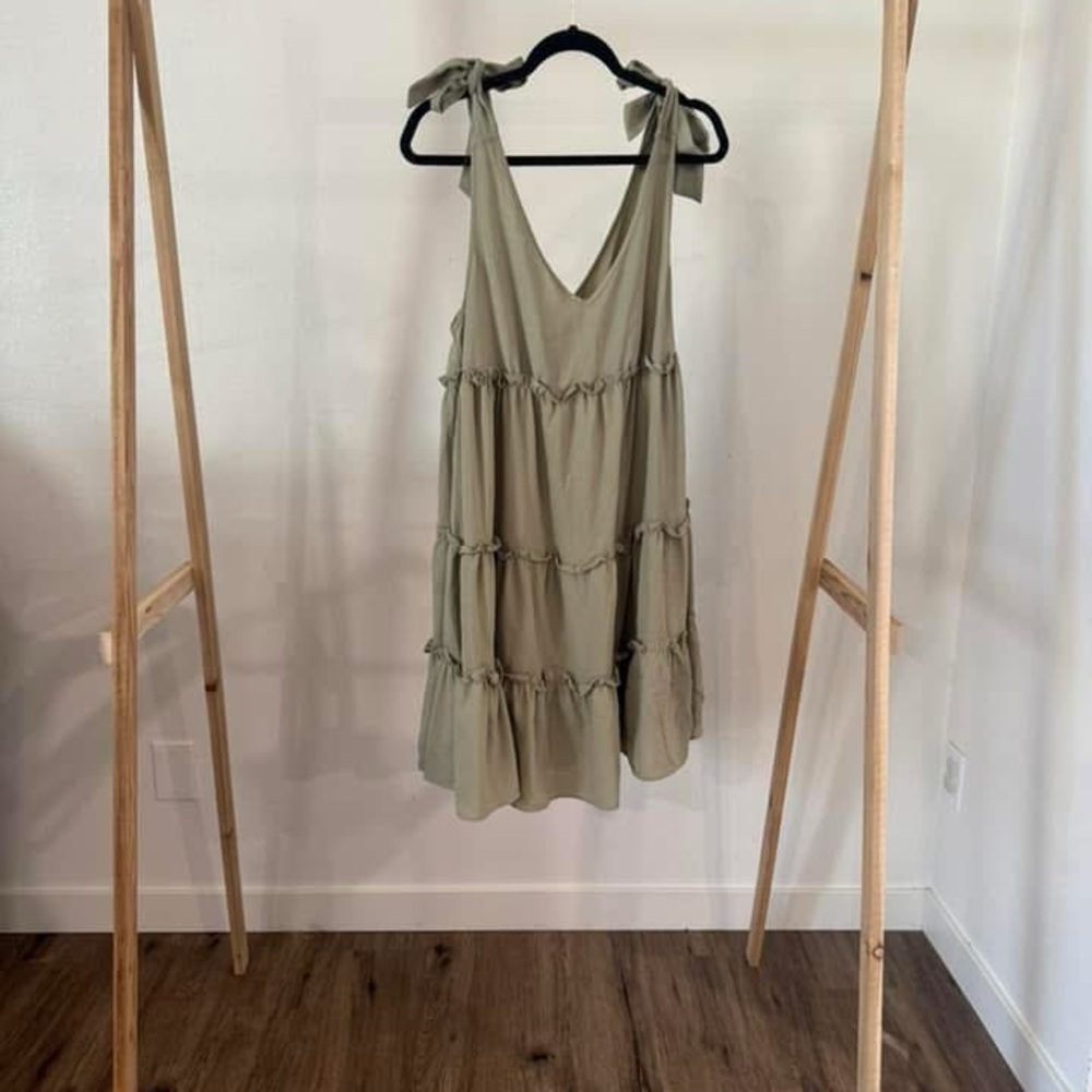 Elegant Olive Green Sleeveless Dress